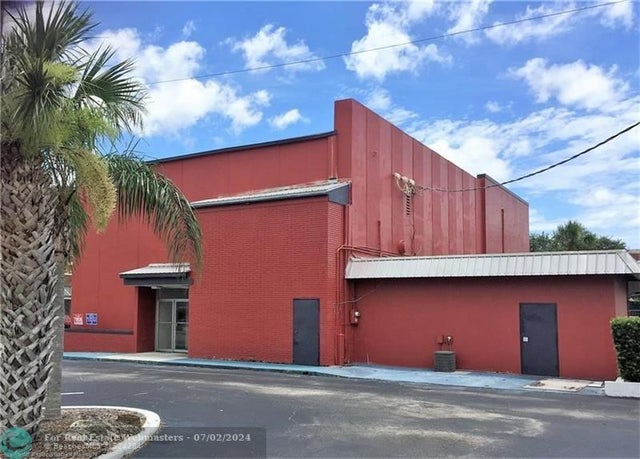 5 of 18 - 2 W Main St, Avon Park, FL