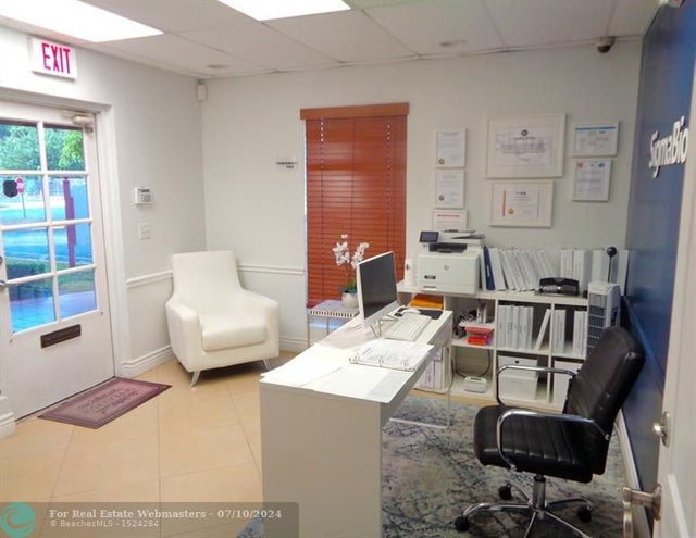 3 of 7 - 7737 N University Dr #101, Tamarac, FL