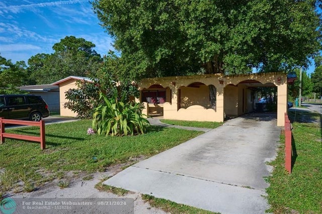 1 of 8 - 213 N 27th St, Fort Pierce, FL