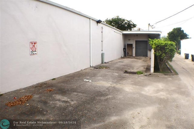 3 of 22 - 5401 N Federal Hwy, Fort Lauderdale, FL