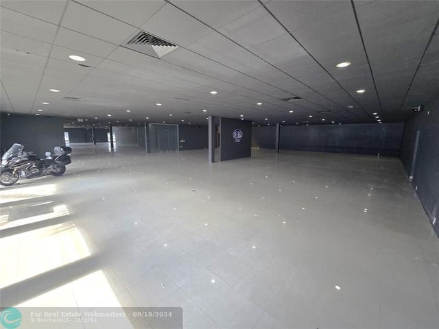 4 of 22 - 5401 N Federal Hwy, Fort Lauderdale, FL