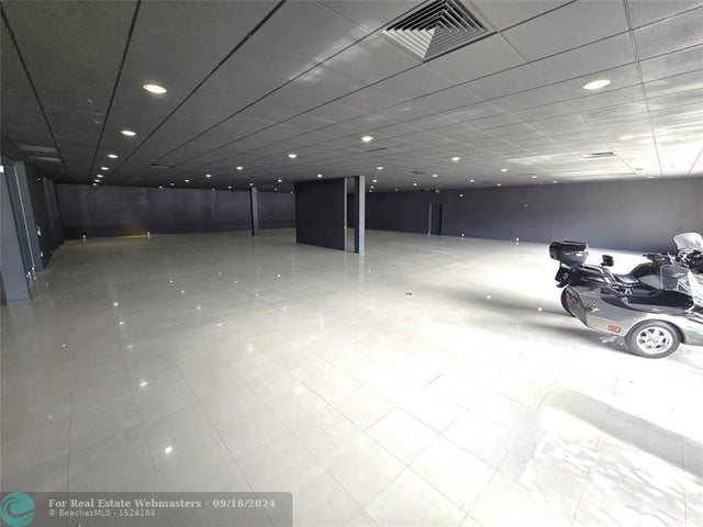 5 of 22 - 5401 N Federal Hwy, Fort Lauderdale, FL