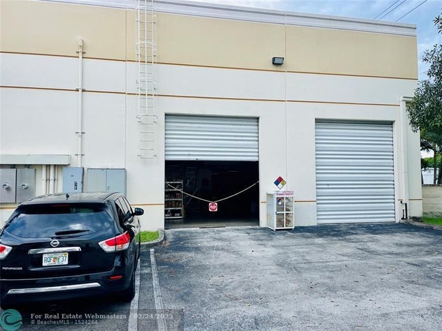 4 of 28 - 917 Nw 31st Ave 917, Pompano Beach, FL