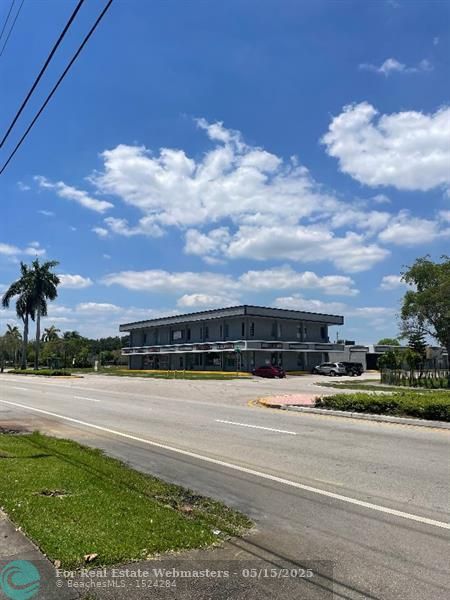 2 of 6 - 1075 Sunset Strip, Sunrise, FL