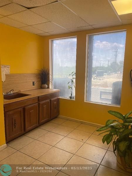 4 of 6 - 1075 Sunset Strip, Sunrise, FL