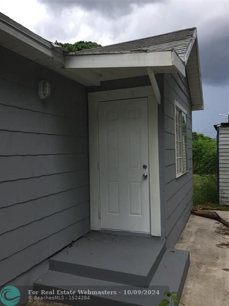 4 of 20 - 1204 Mathis St, Lake Worth, FL