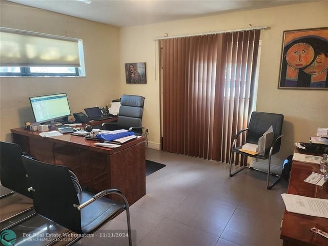 5 of 9 - 6770 Taft St, Hollywood, FL