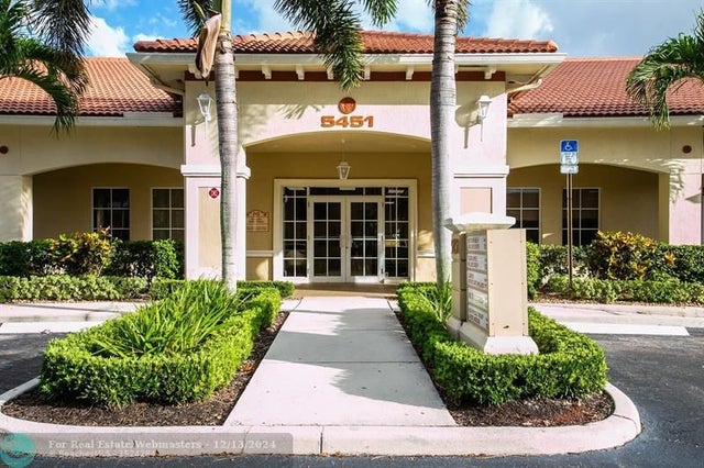 3 of 10 - 5451 N University Dr, Coral Springs, FL