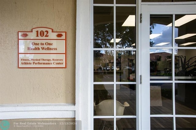 5 of 10 - 5451 N University Dr, Coral Springs, FL