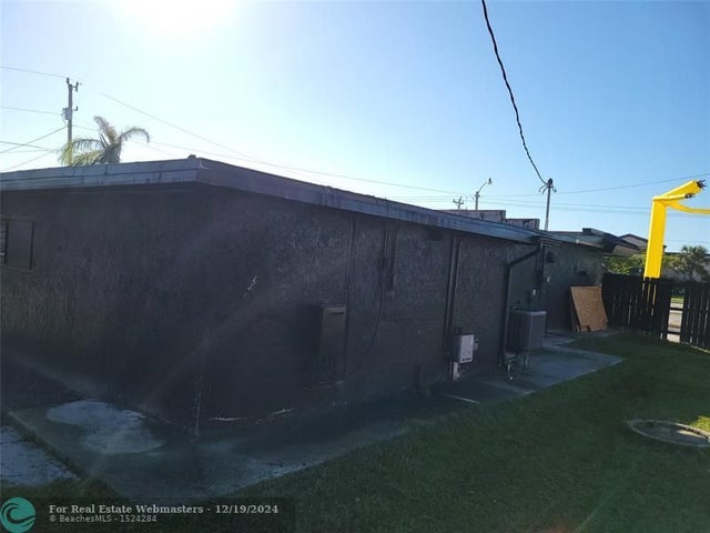 2 of 4 - 136 Pondella Rd, North Fort Myers, FL