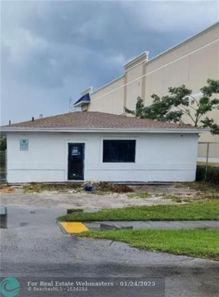 1 of 4 - 2859 Dr Martin Luther King Jr Blvd, Pompano Beach, FL