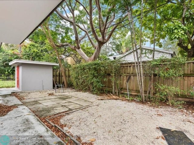 5 of 25 - 2482 Sw Secoffee Ter, Miami, FL