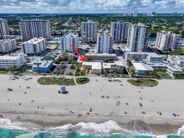 3 of 27 - 1715 S Surf Rd, Hollywood, FL