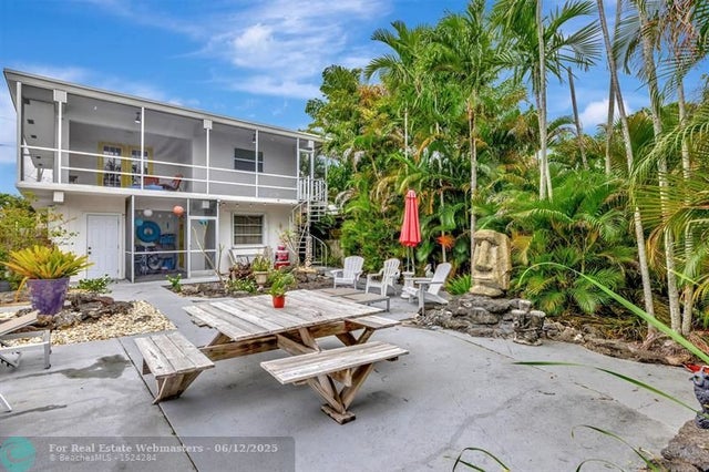 5 of 35 - 630 Ne 37 St, Oakland Park, FL