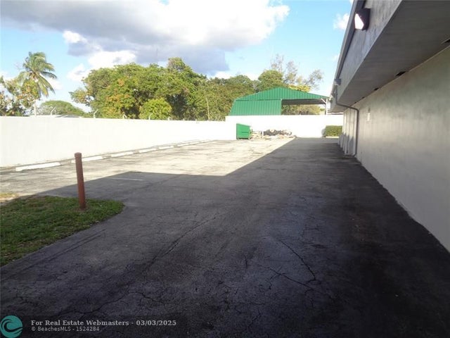 2 of 11 - 2323 Nw 19th St, Fort Lauderdale, FL
