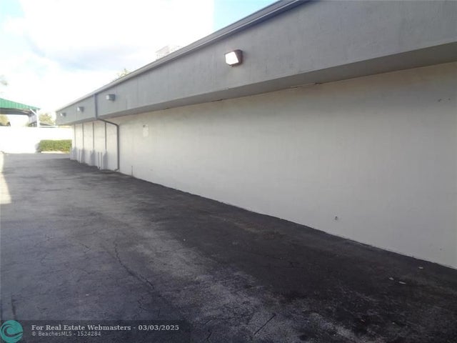 3 of 11 - 2323 Nw 19th St, Fort Lauderdale, FL