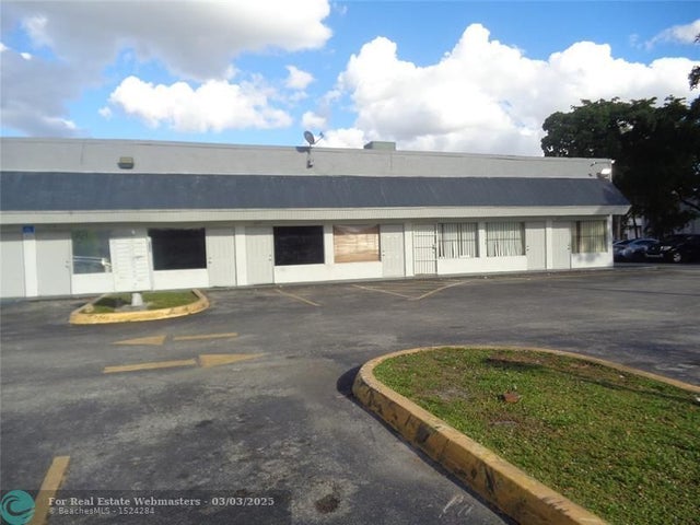 1 of 11 - 1612 Nw 38th Ave, Fort Lauderdale, FL