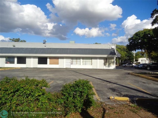 3 of 11 - 1612 Nw 38th Ave, Fort Lauderdale, FL