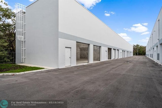 1 of 35 - 2001 W St. Rd. 84 #416, Fort Lauderdale, FL
