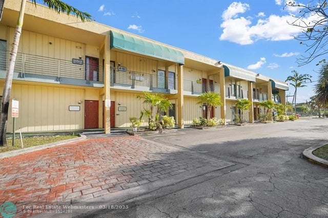 2 of 21 - 2331 N State Road 7 219, Lauderdale Lakes, FL
