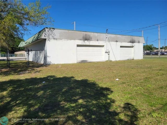 4 of 14 - 1020 N Parrott Ave, Okeechobee, FL