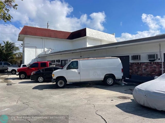 3 of 16 - 475 W Dania Beach Blvd, Dania, FL