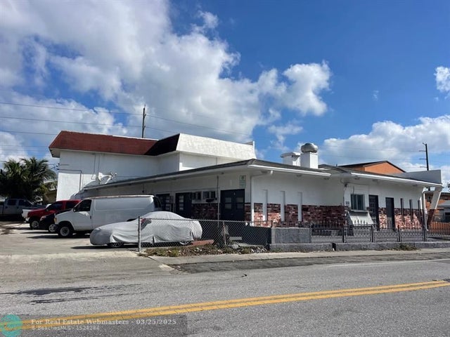 4 of 16 - 475 W Dania Beach Blvd, Dania, FL