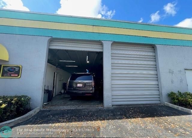 4 of 5 - 4980 Sw 52nd St 107, Davie, FL