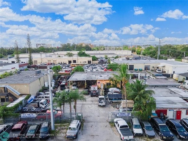 4 of 30 - 1430 Ne 131st St, North Miami, FL