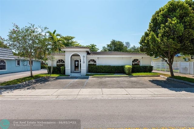 1 of 33 - 910 S State Road 7, Plantation, FL
