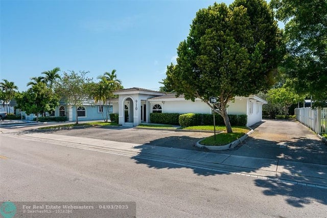 2 of 33 - 910 S State Road 7, Plantation, FL