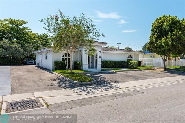 3 of 33 - 910 S State Road 7, Plantation, FL