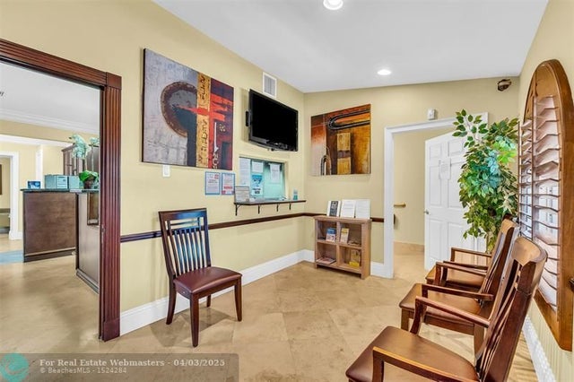 4 of 33 - 910 S State Road 7, Plantation, FL