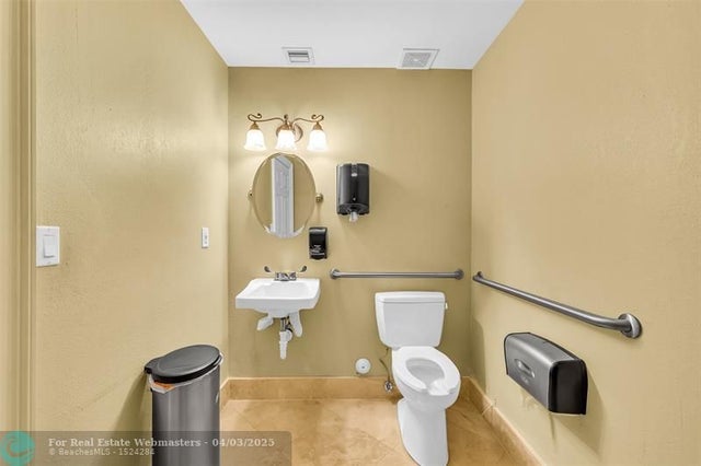 5 of 33 - 910 S State Road 7, Plantation, FL