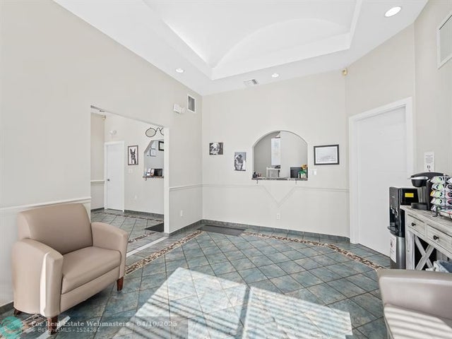 4 of 18 - 372-378 S Powerline Rd, Deerfield Beach, FL