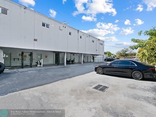4 of 14 - 533 Ne 13th St, Fort Lauderdale, FL
