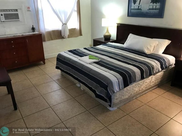 3 of 8 - 2401 N Atlantic Ave, Daytona Beach, FL
