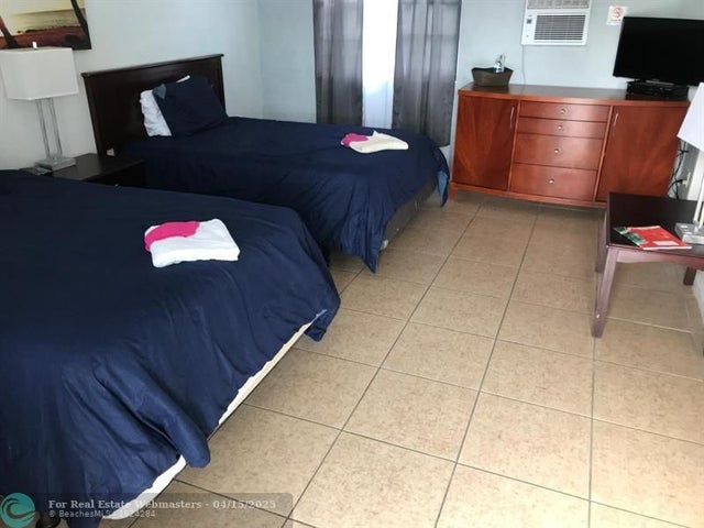 4 of 8 - 2401 N Atlantic Ave, Daytona Beach, FL