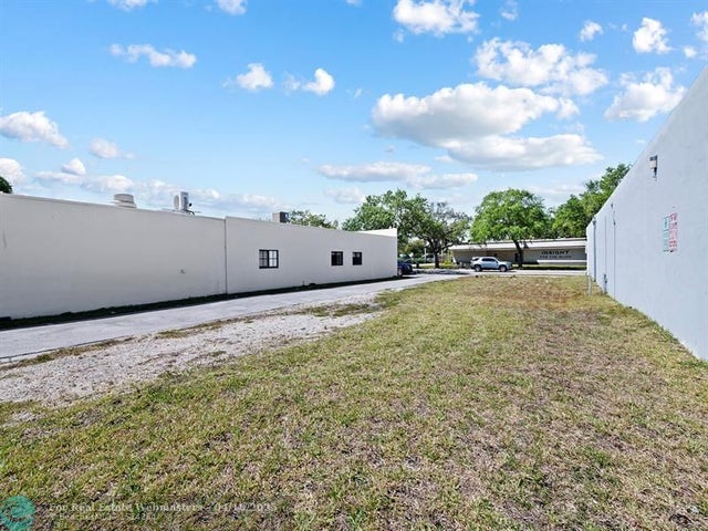 5 of 30 - 1408, 1404 Ne 4th Ave, Fort Lauderdale, FL