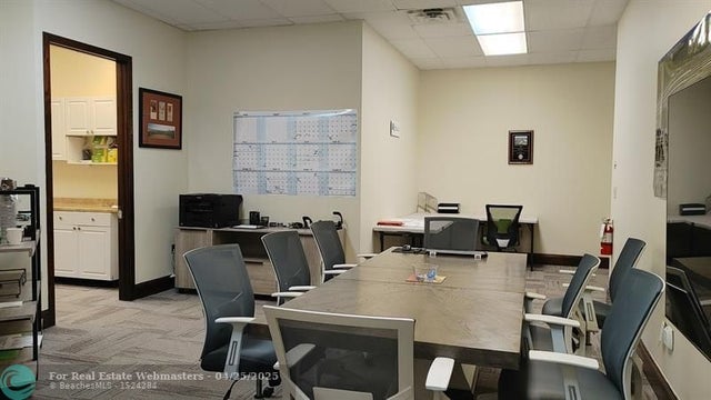5 of 12 - 1565 N Park Dr 104, Weston, FL