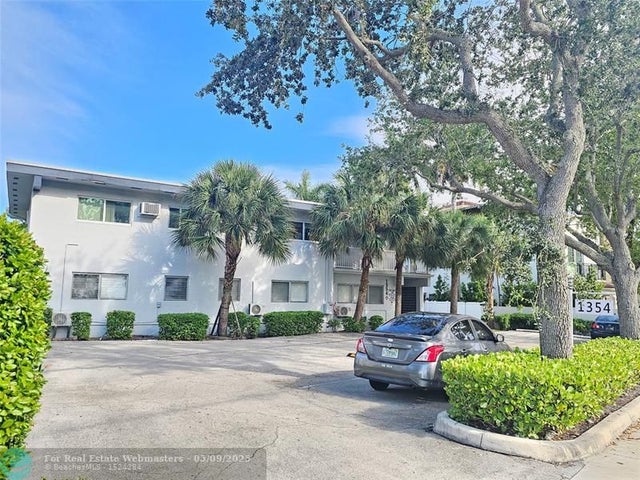 2 of 29 - 1354 Bayview Dr, Fort Lauderdale, FL