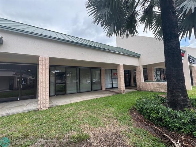 1 of 5 - 7191 W Oakland Park Blvd 7191, Lauderhill, FL