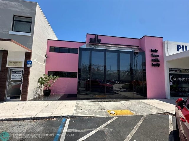 1 of 18 - 3045 N Federal Highway 50, Fort Lauderdale, FL