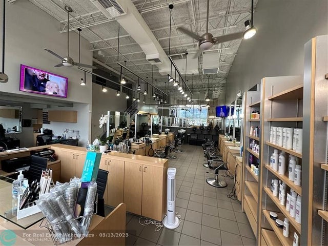 4 of 18 - 3045 N Federal Highway 50, Fort Lauderdale, FL