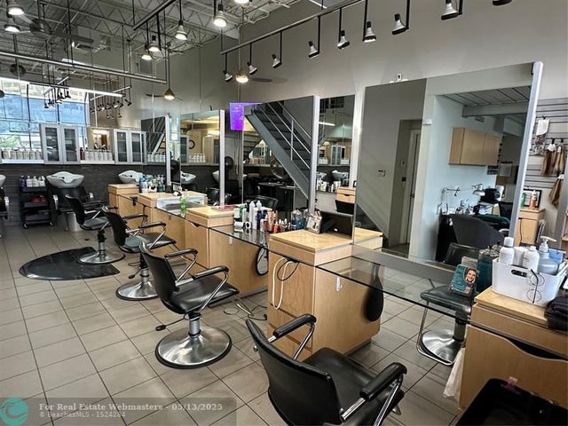 5 of 18 - 3045 N Federal Highway 50, Fort Lauderdale, FL