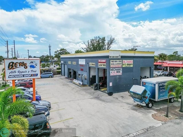 1 of 36 - 3593 S Military Trail, Lake Worth, FL