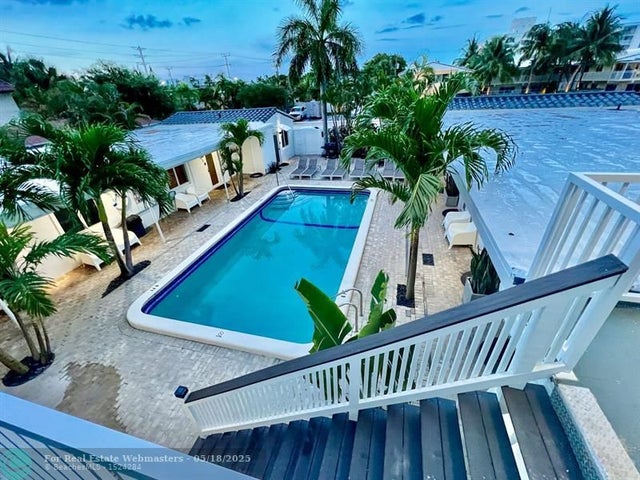 1 of 2 - 4553 Bougainvilla Dr, Lauderdale By The Sea, FL