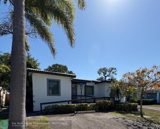 1 of 14 - 100 Se 20th St, Fort Lauderdale, FL