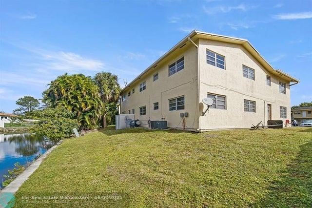 3 of 19 - 461 Sunshine Dr, Coconut Creek, FL