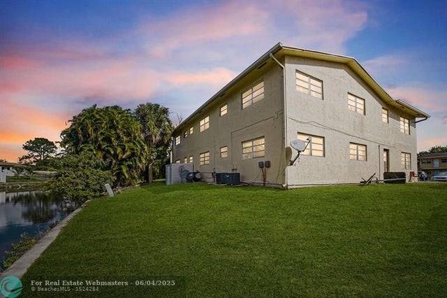 4 of 19 - 461 Sunshine Dr, Coconut Creek, FL